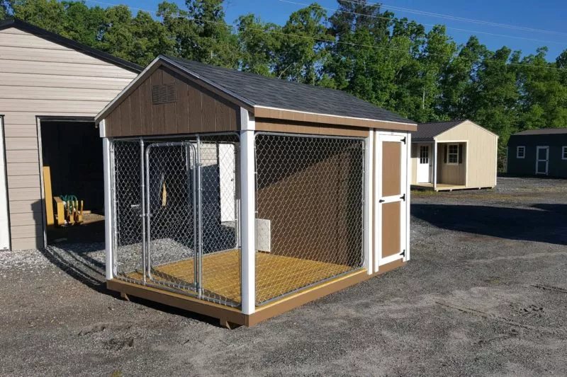 dog kennel with roof