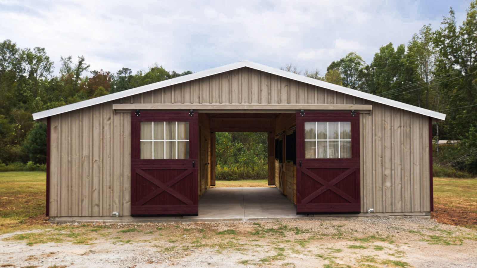 exterior of trailside modular horse barn for sale in greenwood SC
