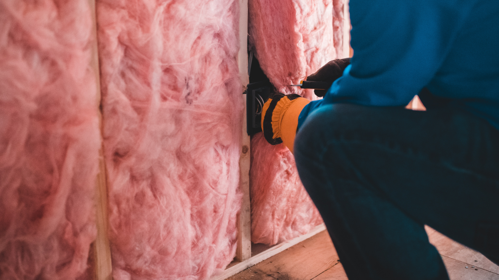 pink insulation for shed to office conversion