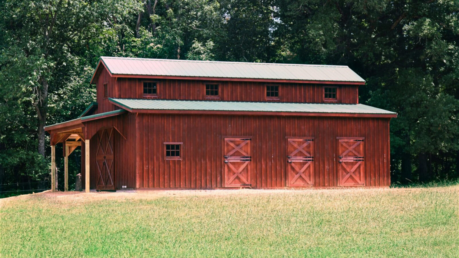 A Monitor Horse Barn which is one of the best types of horse barns.